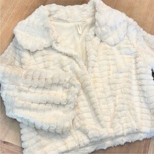 NWOT Tacera Faux Fur Collared Bell Sleeve Cropped Jacket, Ivory, Size M